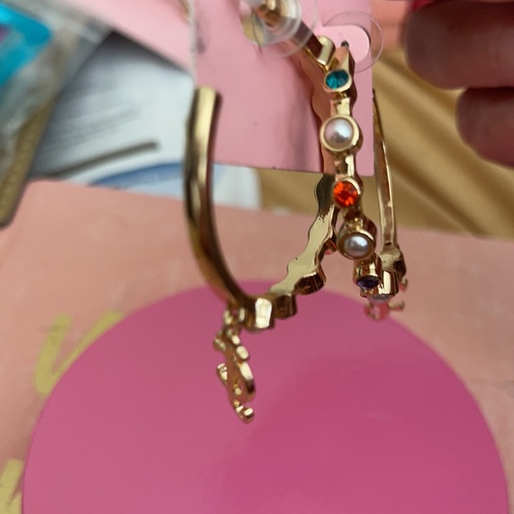 1 left!! Sale! Couture Gold large Hoops with crystals & Faux pearls with logo - Picture 5 of 12